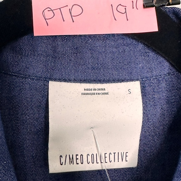 NWT C/MEO COLLECTIVE Chambray, button down blouse. Size: Small - Picture 8 of 10